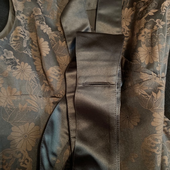 Designer sleeveless dress - Picture 4 of 4